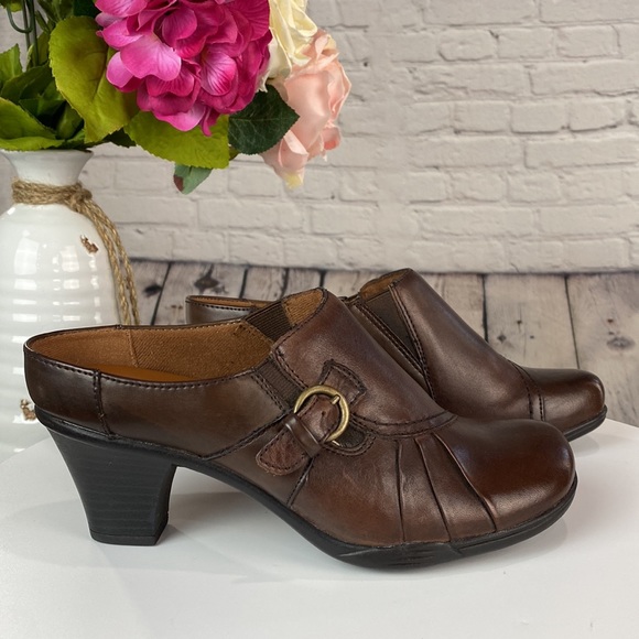 NWT: EARTH SPIRIT CLASSICS Brown Leather Mules - Picture 6 of 17